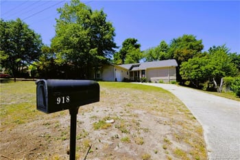 918 Dandridge Dr, Fayetteville, NC 28303