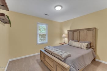 918 Hampshire Ct, Cary, NC 27511