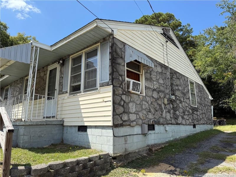918 Rochester Dr, Fayetteville, NC 28305