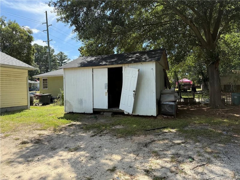 918 Rochester Dr, Fayetteville, NC 28305