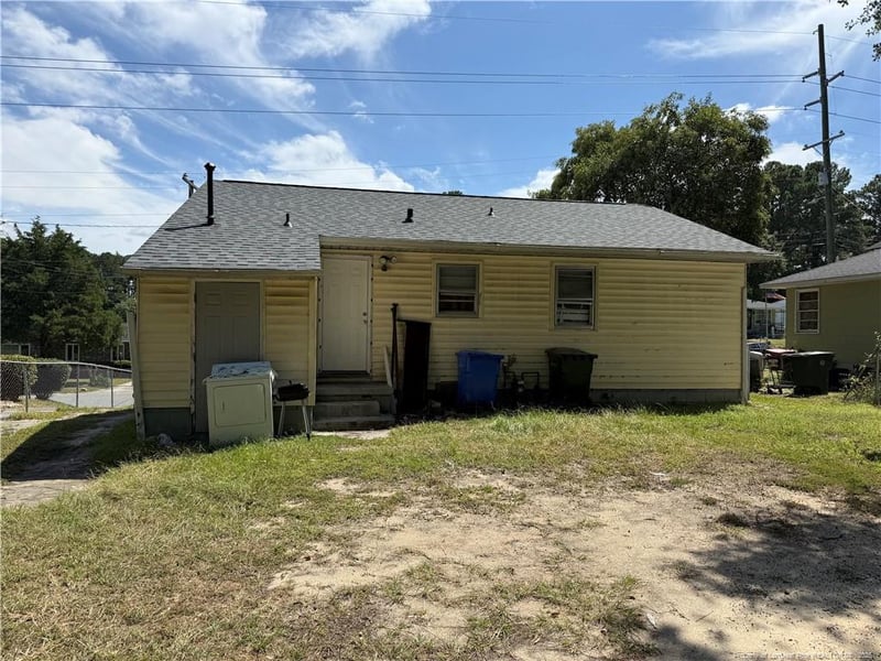 918 Rochester Dr, Fayetteville, NC 28305