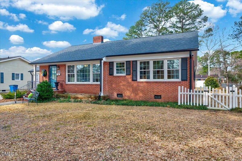 918 Vermont St, Smithfield, NC 27577