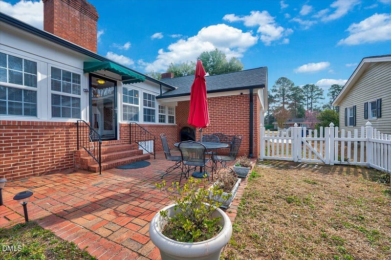 918 Vermont St, Smithfield, NC 27577