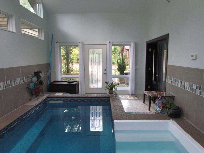 918 Vickie Dr, Cary, NC 27511