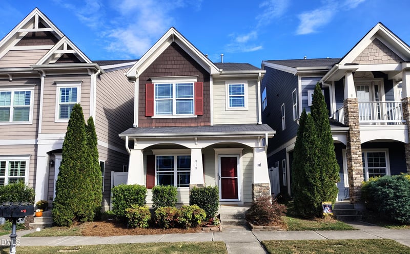 919 Branch Line Ln, Apex, NC 27502