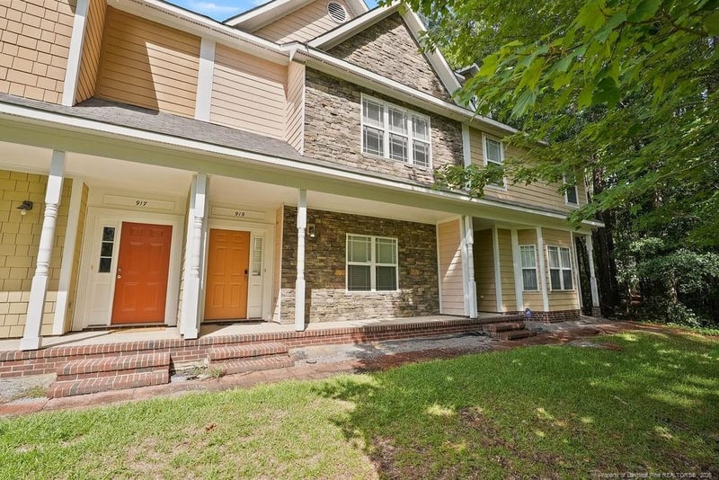 919 Cora Lee Dr, Fayetteville, NC 28303