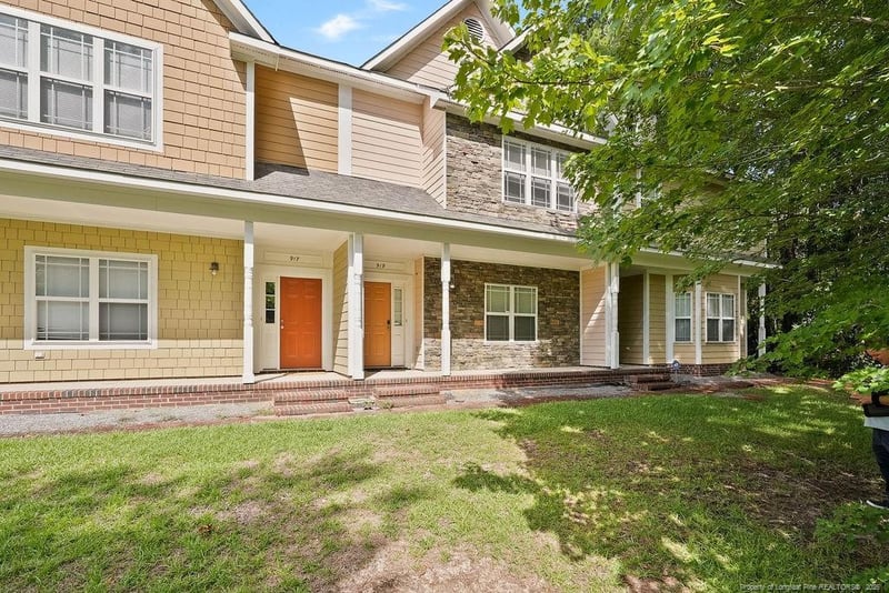 919 Cora Lee Dr, Fayetteville, NC 28303