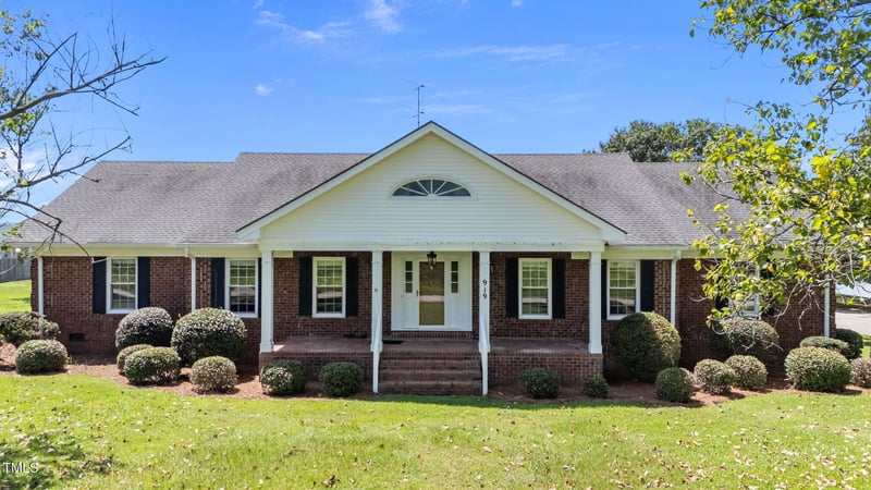 919 Drag Strip Rd, Benson, NC 27504