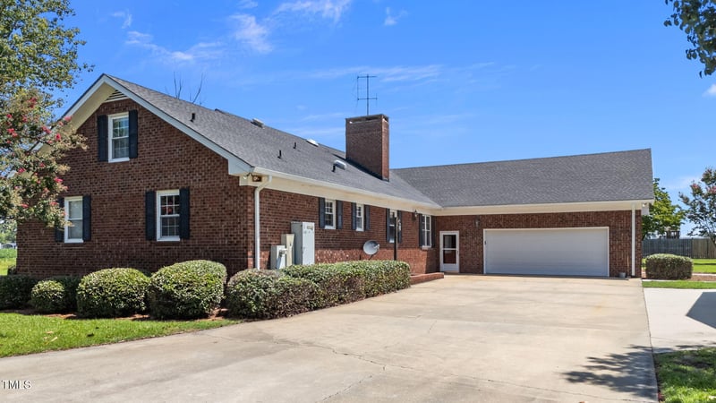919 Drag Strip Rd, Benson, NC 27504