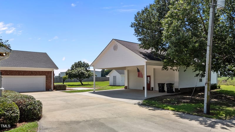 919 Drag Strip Rd, Benson, NC 27504