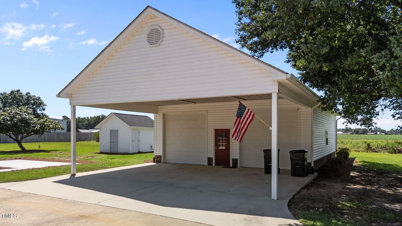 919 Drag Strip Rd, Benson, NC 27504