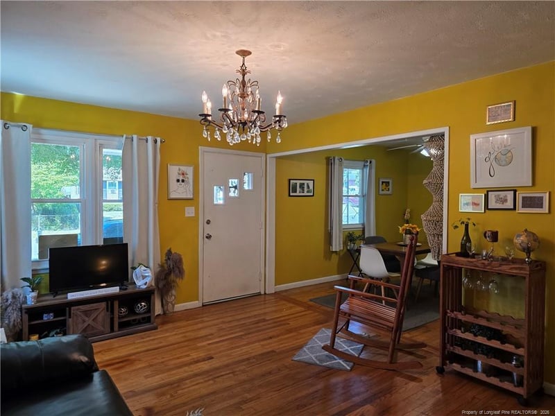919 Fleetwood Dr, Fayetteville, NC 28305