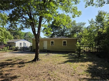 919 Fleetwood Dr, Fayetteville, NC 28305