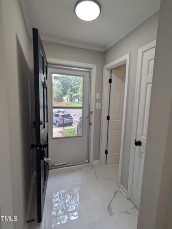 919 Lexington Ct, Cary, NC 27511