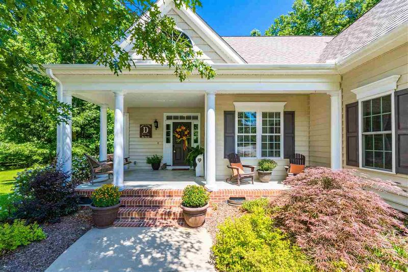 919 Lukestone Dr, Fuquay Varina, NC 27526