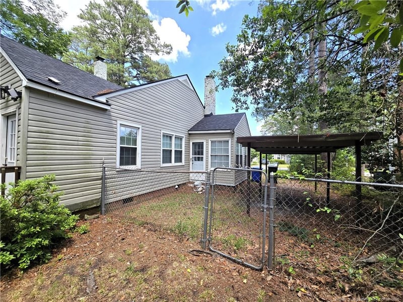 919 Mckimmon Rd, Fayetteville, NC 28303
