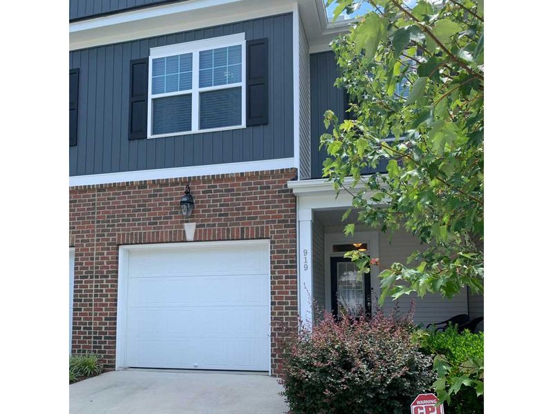919 Saratoga Dr, Durham, NC 27704