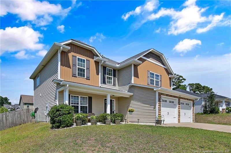 919 Screech Owl Dr, Hope Mills, NC 28348
