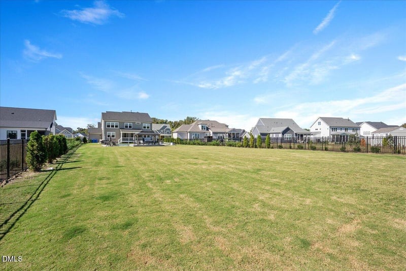 919 Shiloh Hills Dr, Fuquay Varina, NC 27526