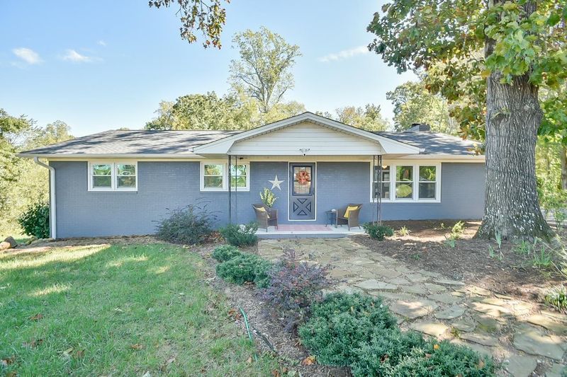 919 Smith Level Rd, Chapel Hill, NC 27516