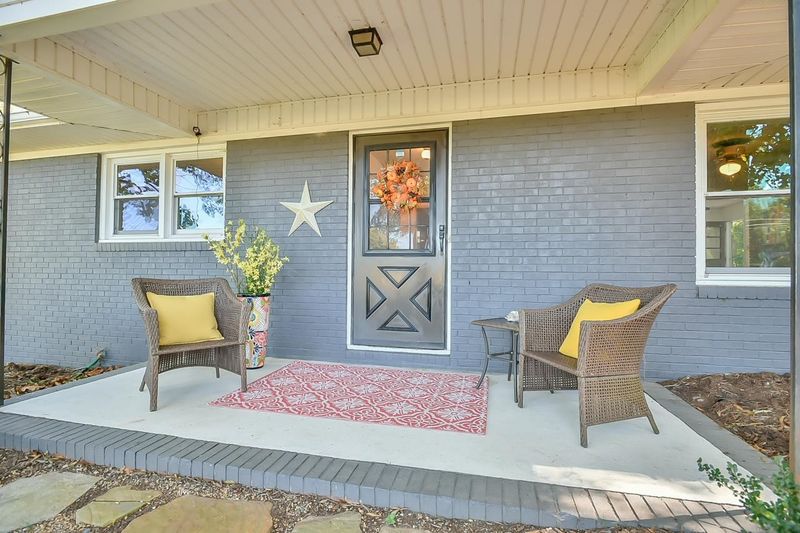919 Smith Level Rd, Chapel Hill, NC 27516