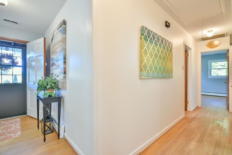 919 Smith Level Rd, Chapel Hill, NC 27516