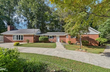 920 Apple Ln, Hillsborough, NC 27278