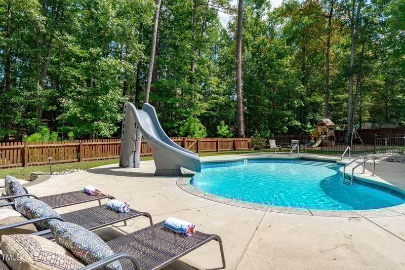920 Bonhurst Dr, Holly Springs, NC 27540