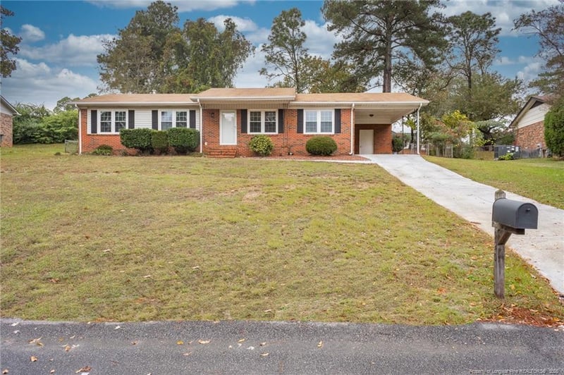 920 Carnegie Dr, Fayetteville, NC 28311
