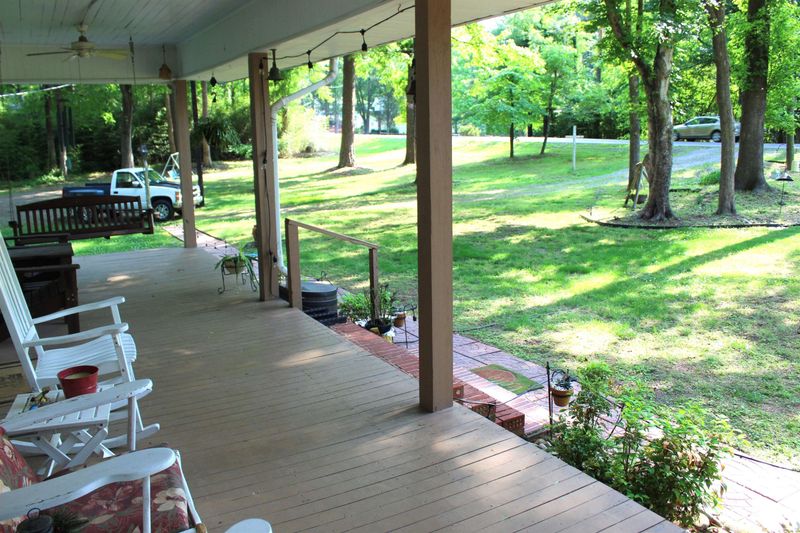 920 Cumnock Rd, Sanford, NC 27330