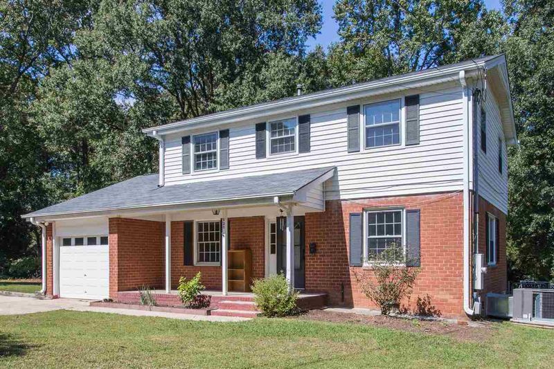 920 Devon Ave, Cary, NC 27511