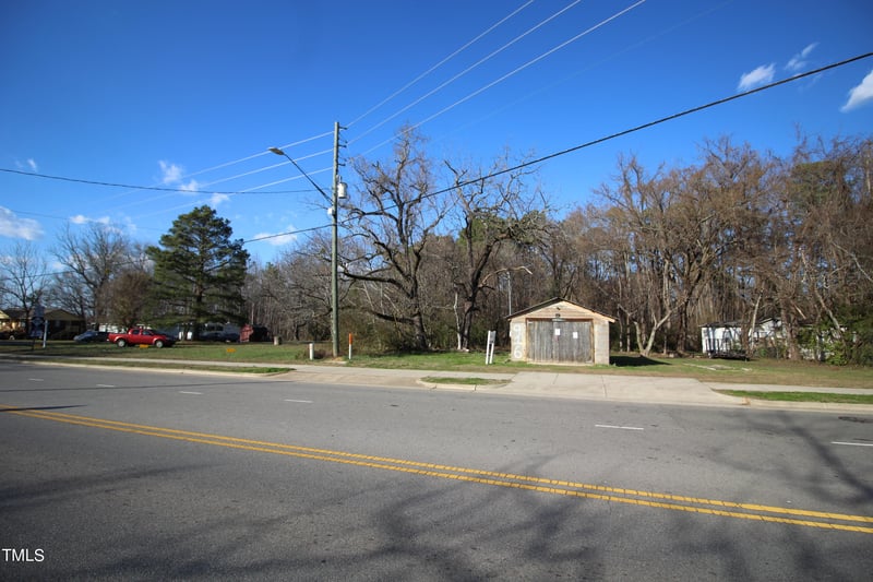 920 Holly Springs Rd, Holly Springs, NC 27540