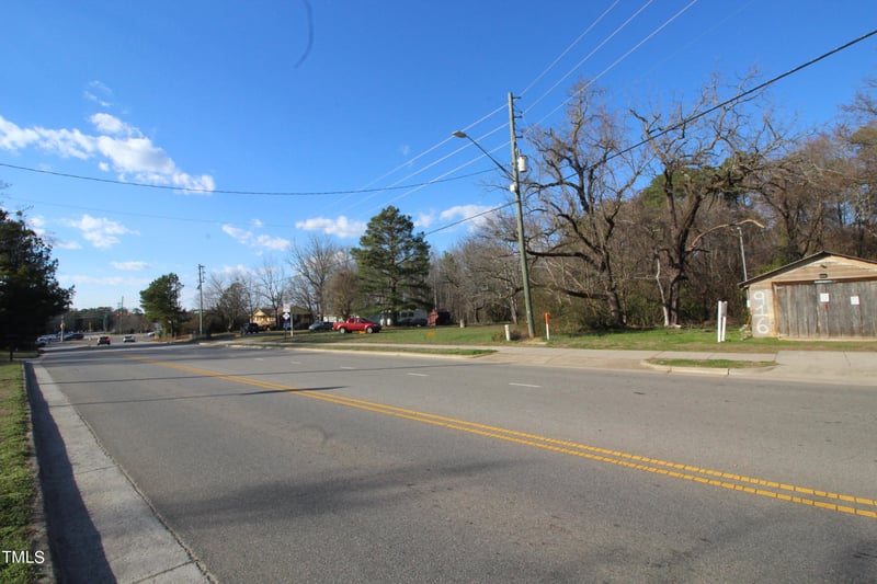 920 Holly Springs Rd, Holly Springs, NC 27540