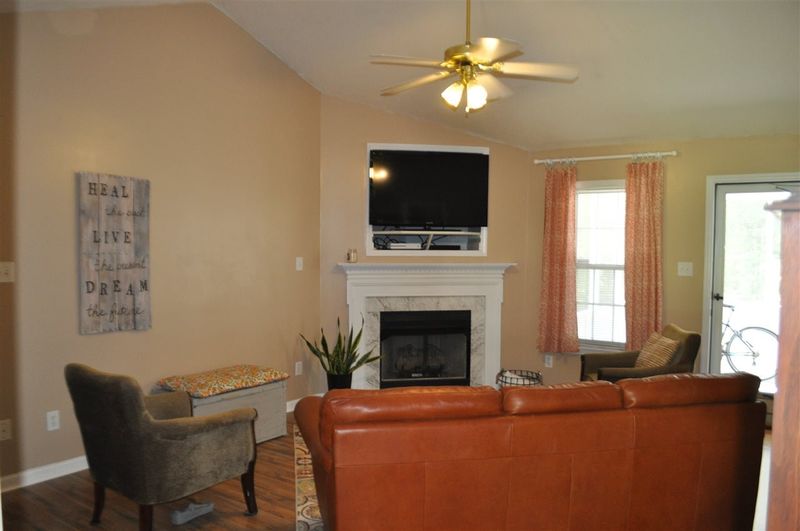 920 Lazy Branch Dr, Benson, NC 27504
