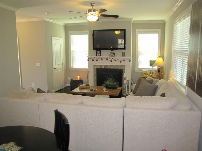 920 Palm Ct, Mebane, NC 27302