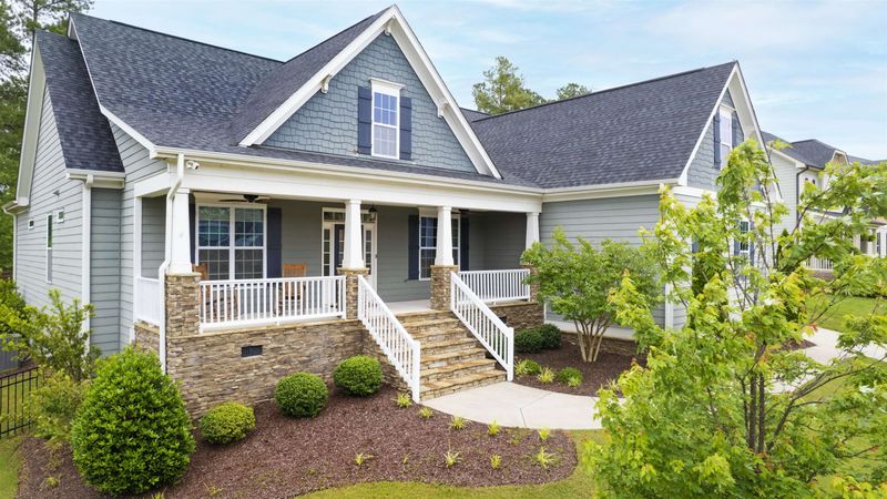 920 Queensdale Dr, Cary, NC 27519