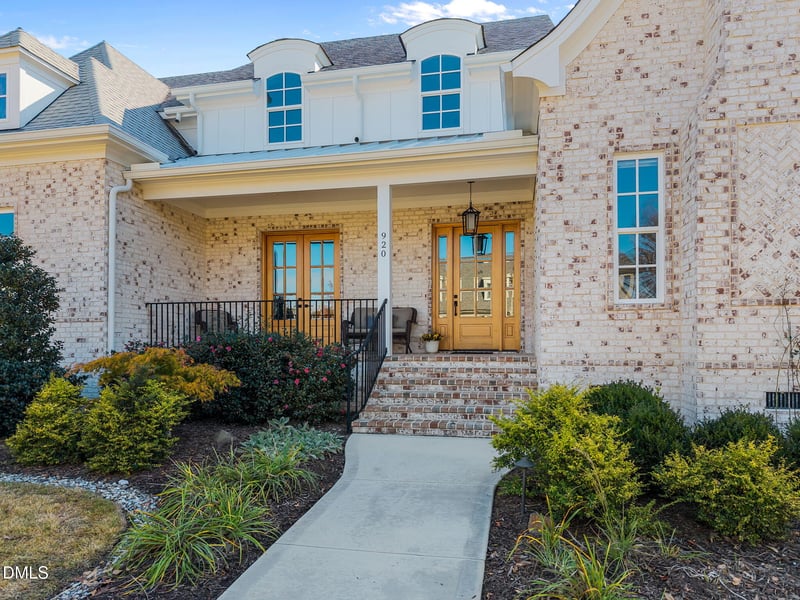 920 Regent Oak Dr, Cary, NC 27519
