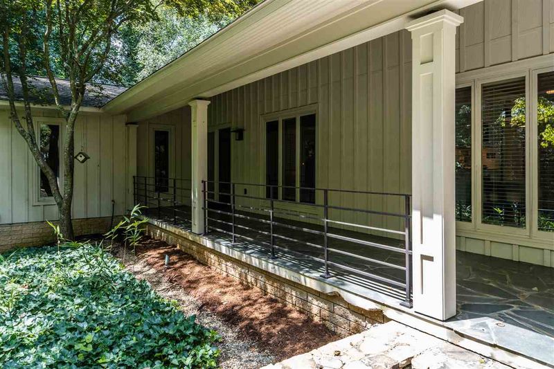 920 Runnymede Rd, Raleigh, NC 27607