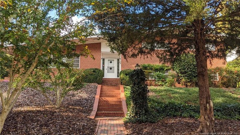 920 Wicker St, Sanford, NC 27330