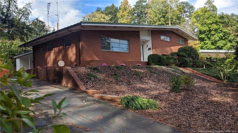 920 Wicker St, Sanford, NC 27330