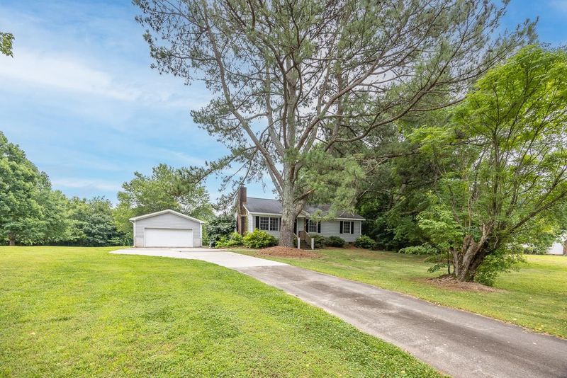 9201 Holly Springs Rd, Apex, NC 27539