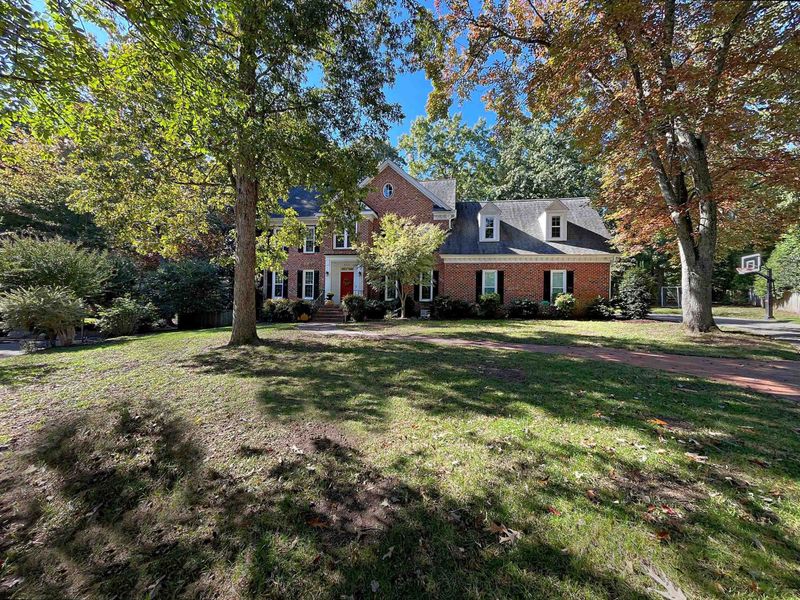 9201 Leeds Ct, Raleigh, NC 27615