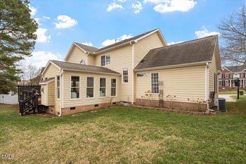 9208 Club Hill Dr, Raleigh, NC 27617