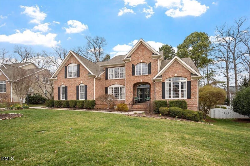 9208 Club Hill Dr, Raleigh, NC 27617