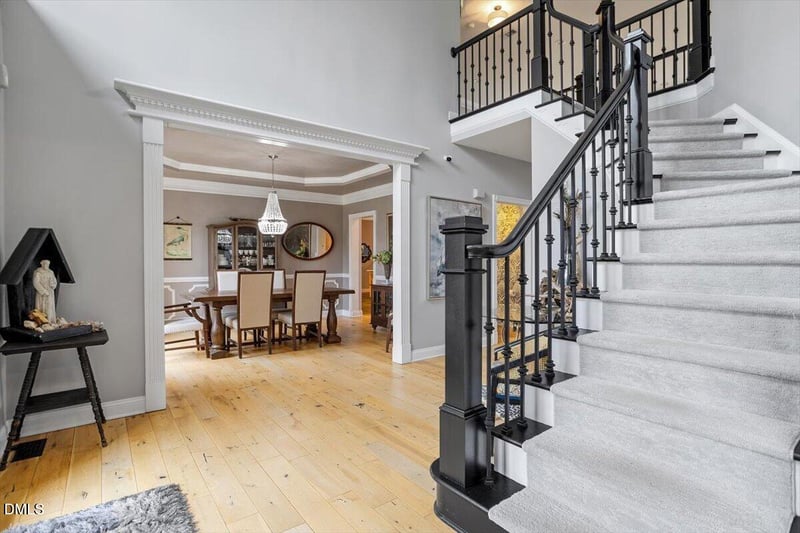 9208 Club Hill Dr, Raleigh, NC 27617
