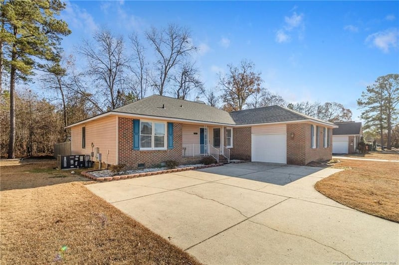 921 Flintwood Rd, Fayetteville, NC 28314