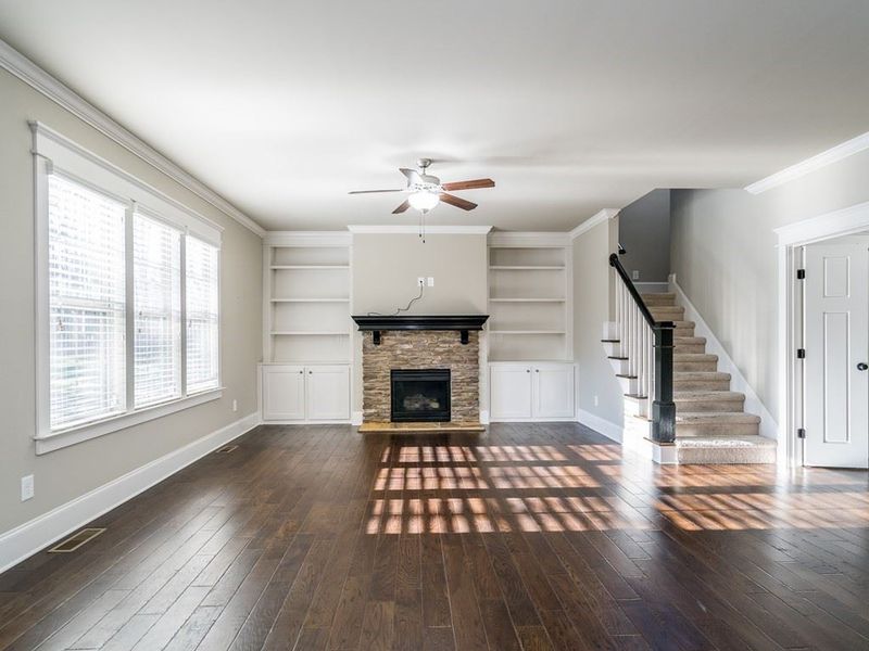 921 Hollymont Dr, Holly Springs, NC 27540