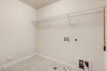 921 Lemster Ln, Cary, NC 27519