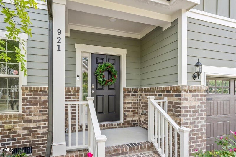 921 Lemster Ln, Cary, NC 27519