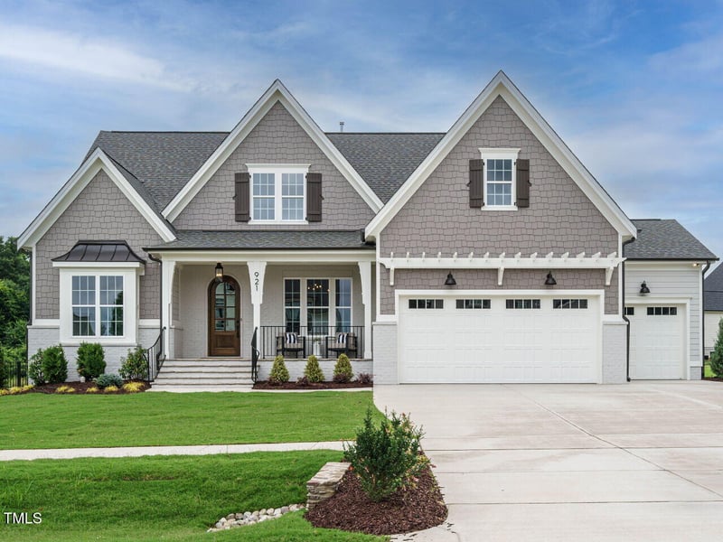 921 Lily Claire Ln, Fuquay Varina, NC 27526